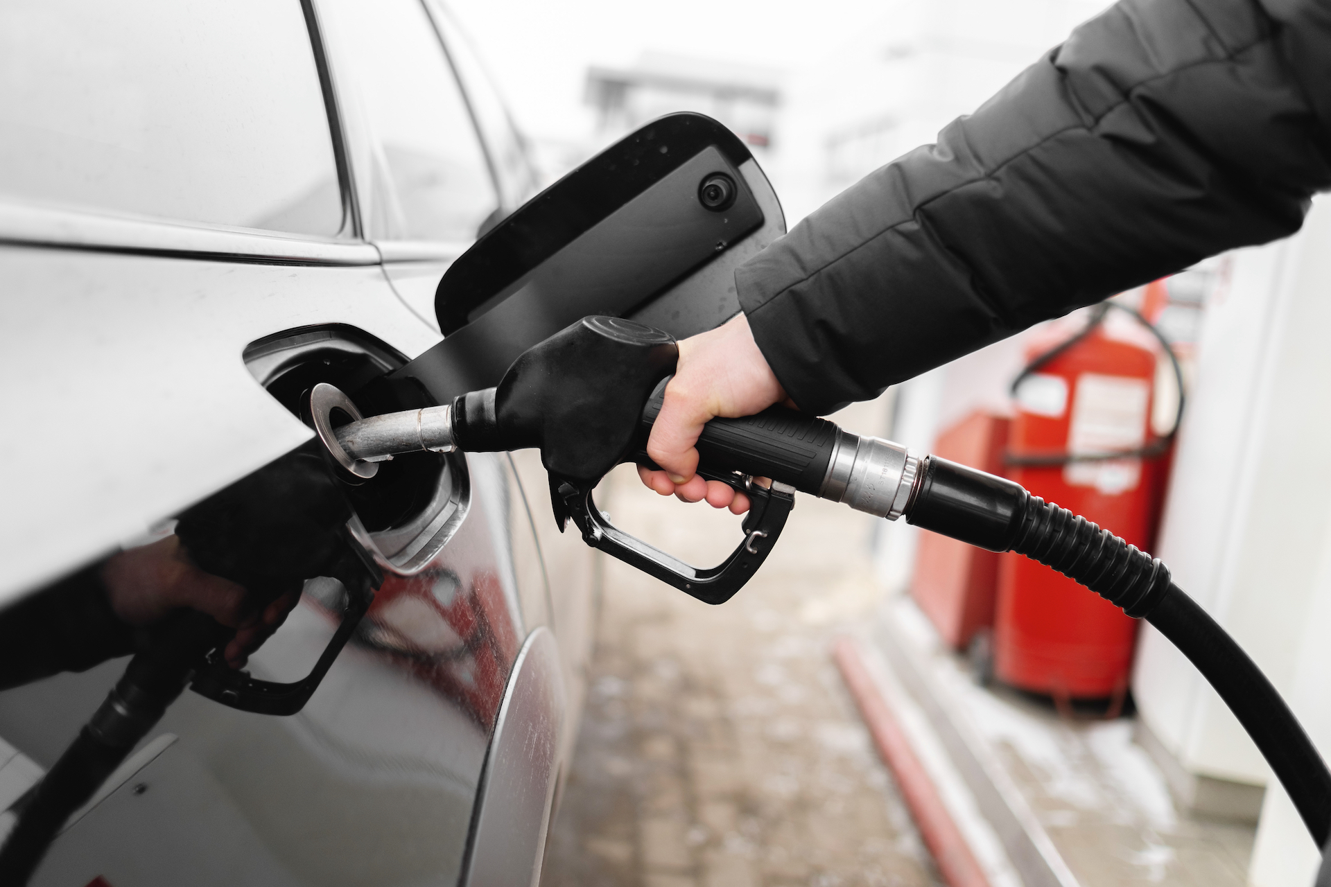 Ridurre i prezzi della benzina, sospendere le tasse sul carburante!